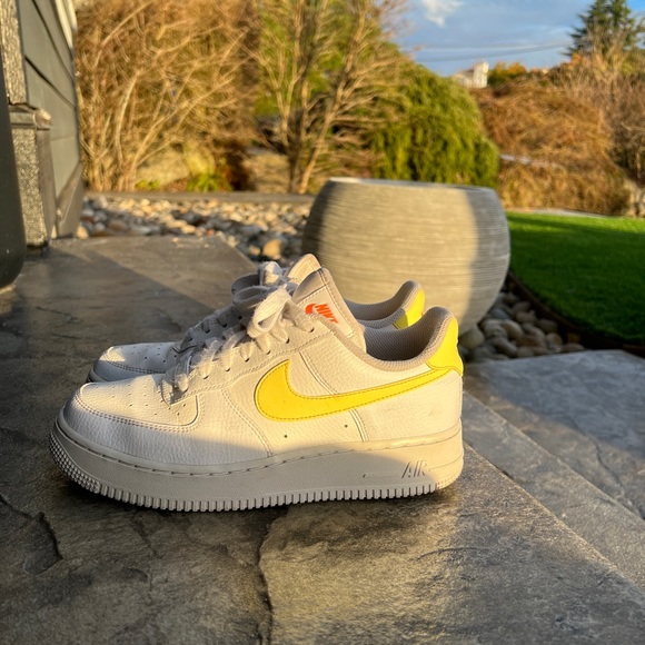 NIKE | AIRFORCE 1s - Picture 6 of 11